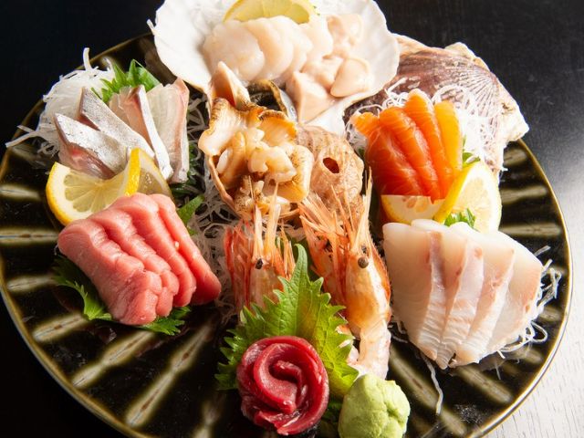 Hokkaido seafood and charbroiled yakitori are the speciality items on the menu. Plenty of local sake available.