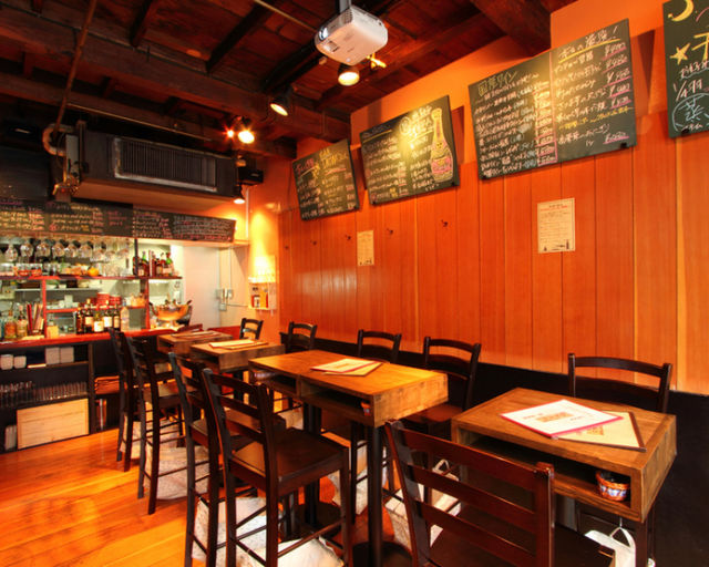 Chicken & Wine Gekko Shokudo floor