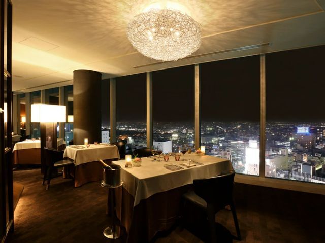 Enjoy courses weaved with ingredients from the eastern part of Aichi Prefecture with a spectacular night scenery