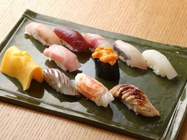 1. SUSHI-FUMI