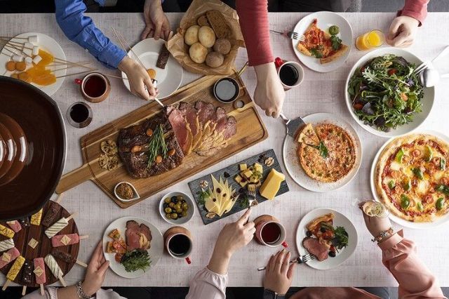An all-day dining restaurant where you can enjoy a panoramic view from 147 meters high.