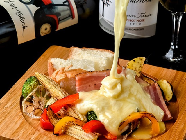 A pub where you can enjoy the fusion of Italian and Japanese cuisine