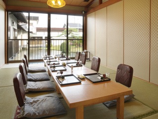 You can enjoy Hida beef in a completely private room for any number of people whenever you like