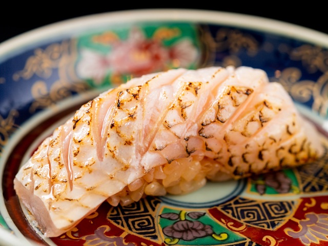 The handiwork of artisans shines through in this food! 5 restaurants that let guests enjoy better than average sushi at counter tables / Nagoya
