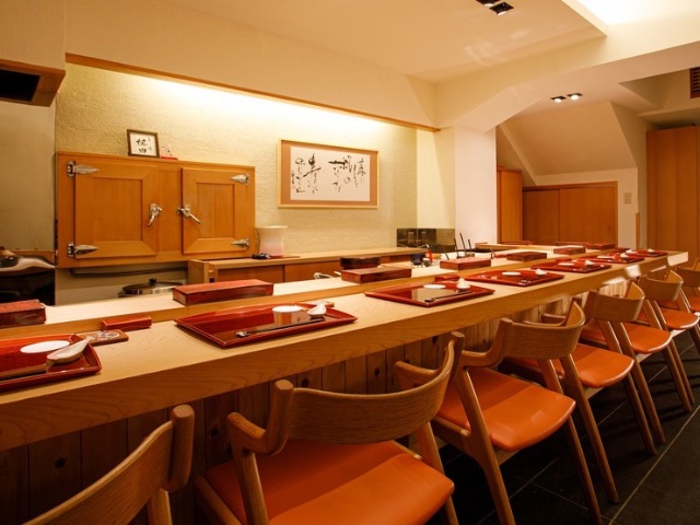 The handiwork of artisans shines through in this food! 5 restaurants that let guests enjoy better than average sushi at counter tables / Nagoya