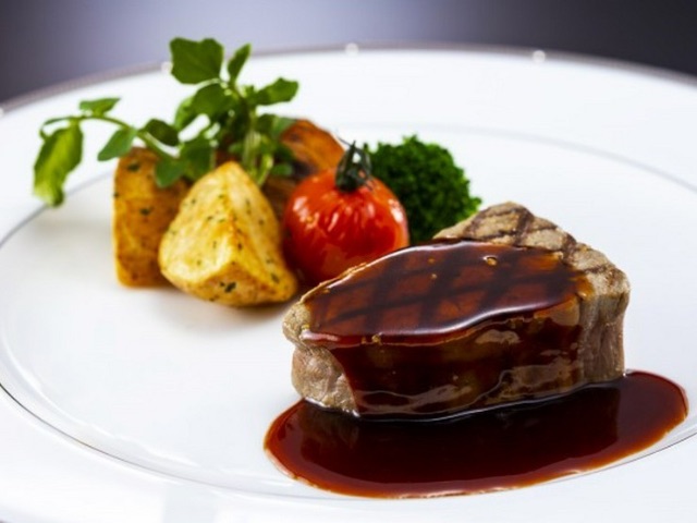 Restaurants with great atmospheres where guests can spend a romantic time on evening dates / Aichi