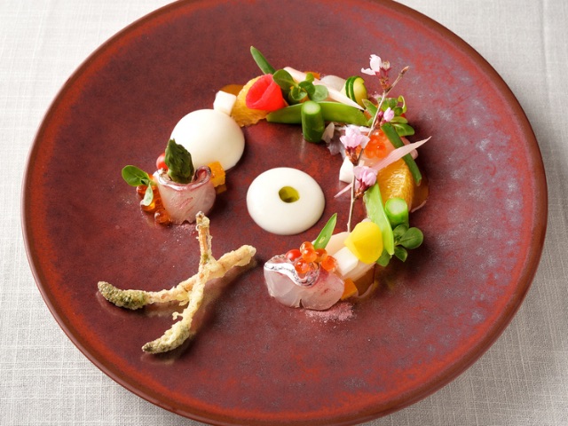Restaurants with great atmospheres where guests can spend a romantic time on evening dates / Aichi
