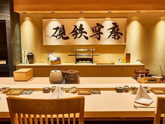 5 better-than-average sushi restaurants where guests can enjoy sushi at counter seats. Perfect for dates and banquets / Tokyo