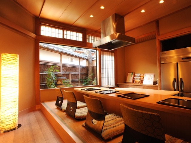 5 carefully selected restaurants near Yasaka Shrine. Guests will want to make reservations for shrine visits on New Year's shrine visits and other days / Kyoto