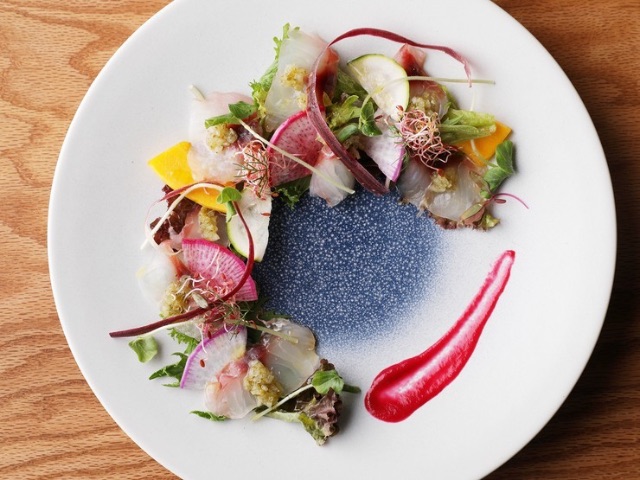The gentle Italian cuisine and wine made with natural ingredients will bring smiles to guests' faces