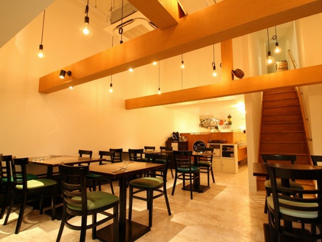 A comfortable bistro that guests can enjoy until they're full