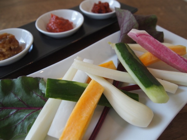 A lineup of snacks made with carefully selected local ingredients that go perfectly with drinks