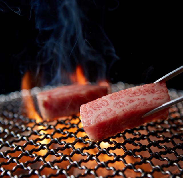 Upscale New Year's Eve Feast: Indulge in Abundant Meat Delights at Approximately 10,000 yen per Person
