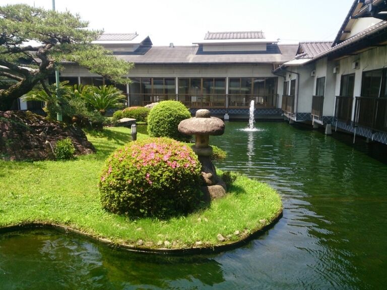 Aquatic Garden and Kyo Kaiseki Cuisine, Yakiniku, Nabe Cuisine -  Isshin_Outside view