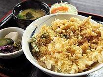 Fujinomiya Wa no Shokusai Tendo_Kakiagedon (rice bowl dish with fried shrimp and vegetables)