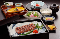 Ningyocho Imahan_[Grilled Steak] Enjoy its luxurious exquisite taste. 