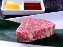 YAKINIKU CHAMPION JR HAKATA CITY STORE_[Chateaubriand] Enjoy the king of red meat like a piece of art.