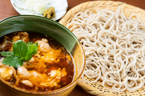 Ishiusubiki Soba Ishizuki AMU PLAZA HAKATA branch_[Soba (buckwheat noodles) and a Dipping Sauce with Chicken and Egg] Enjoy the harmony of chicken and egg.