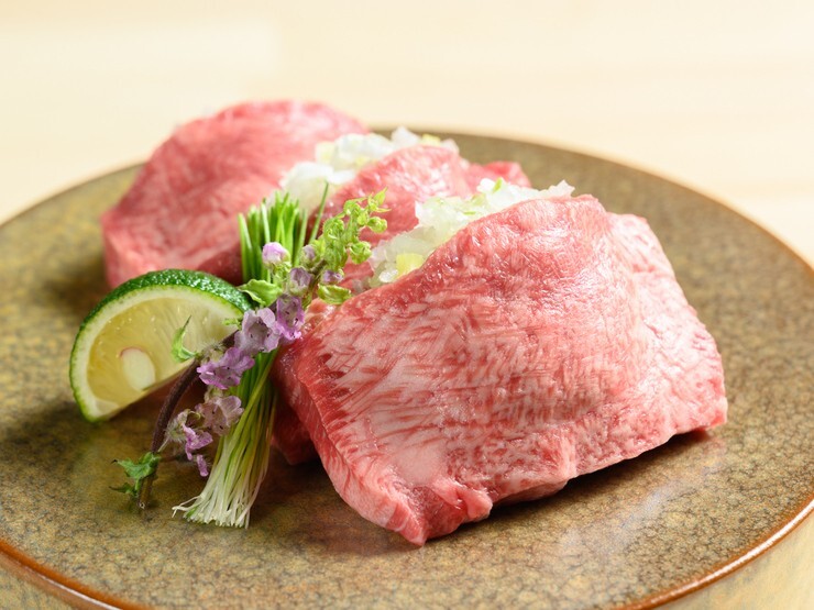 Charcoal-grilled Yakiniku  -shintan-