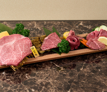 Ninja Yakiniku_Assortment of 6 types of A5-ranked Specially Selected Iga Beef - You will be impressed by the tenderness of the meat and its delicious taste.