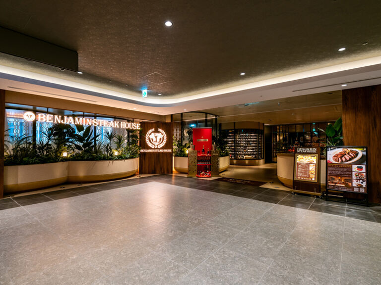 BENJAMIN STEAK HOUSE KITTE OSAKA_Outside view