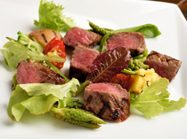 Italian Cuisine Bocca Buona_[Tagliata of Hida Beef Round, Served with Seasonal Vegetables]