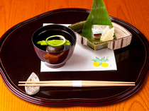 Japanese Restaurant Kodama_Impressive delicate works of a master chef, the "Saba-Sushi (Mackerel sushi)" and the "Fried Minced Scallop Balls"