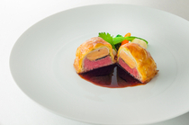 L'Auberge de l'ill Tokyo_[Finest-Grade Beef Fillet, Foie Gras, and Truffle Wrapped in a Pie]