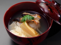 Toyonaka Sakurakai_Owan A bowl of soup with a soothing flavor, which accentuates the dishes