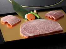 Rokkasen Nishiguchi Main Branch_[Assorted Matsusaka Beef Sirloin Plate] Known as the restaurant's recommendation  to enjoy premium meat.