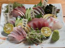 Izakaya Marusa Main branch_[Six Assorted Sashimi] of very fresh seafood stocked that day.