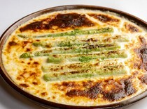 European Cuisine Tenn_Green Asparagus Cheese Sauce Gratin - Beautiful contrasts of white and green. 