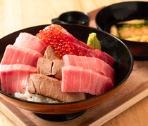 Kaisen Teppan Izakaya Aichi_on Maguro Zanmai Don - Enjoy a blissful time filled with plenty of tuna.