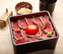 Nikuju Hokusai_Rare Steak Set - The rich flavor is locked in the lean meat.