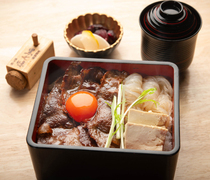 Nikuju Hokusai_Kobe Beef Sukiyaki Set - Fully enjoy the texture of the melt-in-your-mouth Wagyu beef.