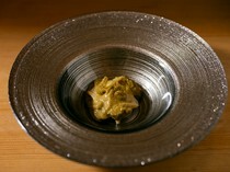 Sushi Rakuichi_Abalone with liver sauce - It creates a luxurious moment.