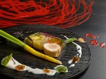 Sou_Terrine
with chicken tender and seasonal vegetable - It is a superb appetizer that blends Japanese and Western flavors in harmony.