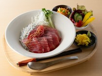 umi _Luxury Toro Shirasu - The difference in texture and taste makes you even more appetizing.