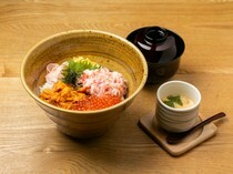 Shunsai to Osake Anbai_Kita no Kaisendon-zen (special seafood rice bowl) - Enjoy Hokkaido to the fullest.