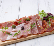 DUMBO PIZZA FACTORY Yokohama_Assorted Prosciutto & Salami "Affettato Misto"