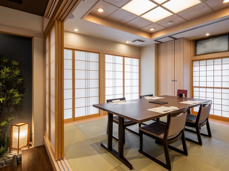 Nihon-ryori Ootsu_Inside view