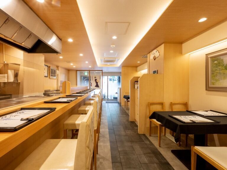 Tsukiji Katsura_Inside view