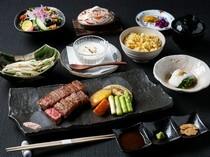 Tsukiji Katsura_B
Course - Fully enjoy 5-rank Wagyu beef.