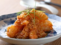 NOGI_Natural Shrimp in Chili Sauce - The light and crispy texture combines with a sweet and savory sauce.