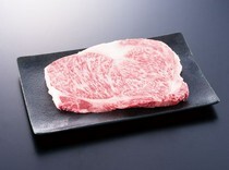 Jukusei Hidagyu Yakiniku GYU-SUKE_Sirloin Steak - The highest-quality female A5-grade Hida Beef. Enjoy the juices from the marbled beef and the umami flavor of it.