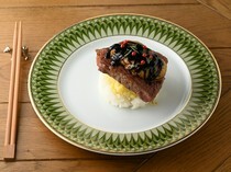 WAGYU YAKINIKU beef by KOH Hiroo Main Branch_Rossini Bowl - a New York-style dish that looks incredibly beautiful!