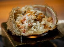 Usagi to Kame_Grilled Hairy Crab Meat and Sea Urchin in Shell - An example of today's course meal