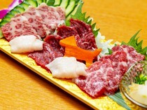 Sushi to Baniku Oyaji Saigo no Nigiri Bettei_Horse Sashimi - Experience the authentic Kyushu style in Shinsaibashi.