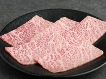 Osaka Fukushima Yakiniku Toppuku_Marushin or Ramushin - Toppuku's special Yakiniku. Enjoy rare parts that can only be taken a little of one cow.