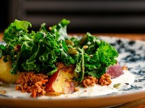 J.S. BURGERS CAFE Shinjuku Branch_Sweet Potato, Sauteed Kale, Chorizo Sauce, Pumpkin Seeds & Quinoa - Enjoy plenty of colorful vegetables.